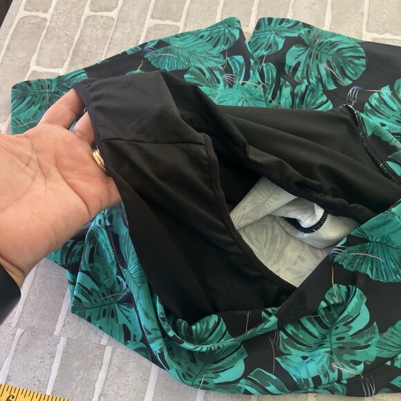 Gradual Shorts Adult M Green Black Leaf Plants Brief Lined Active Stretch Swim - Picture 9 of 10